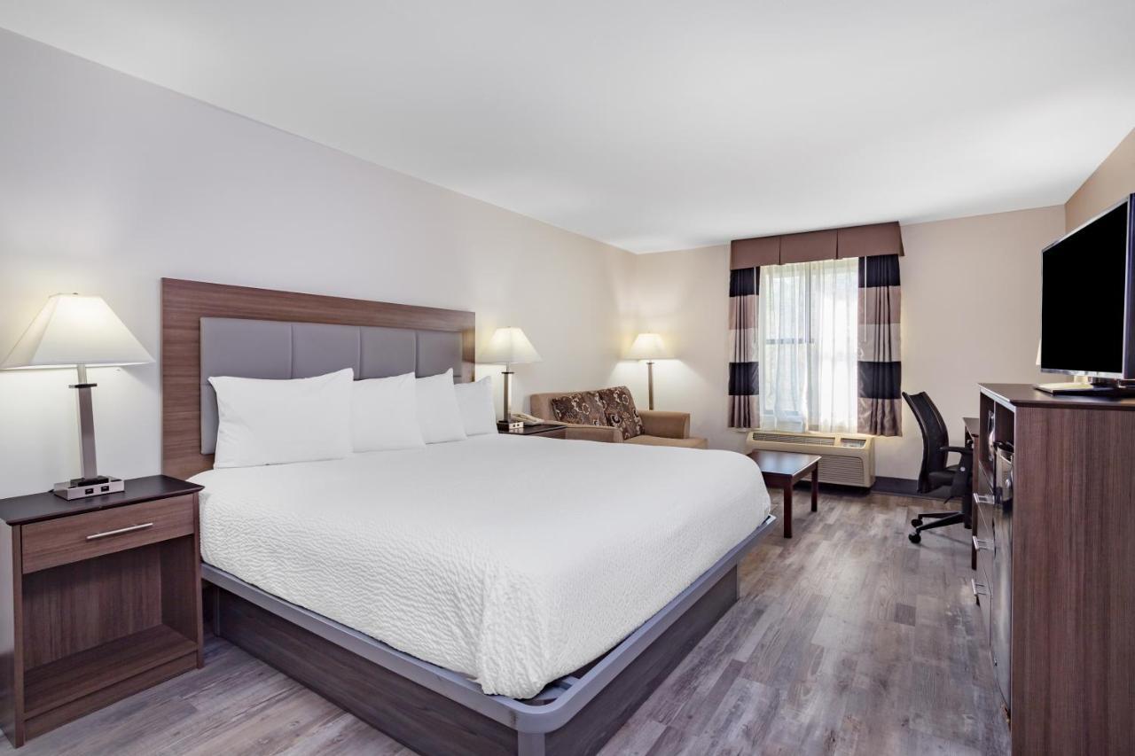 Ramada By Wyndham Hendersonville Esterno foto
