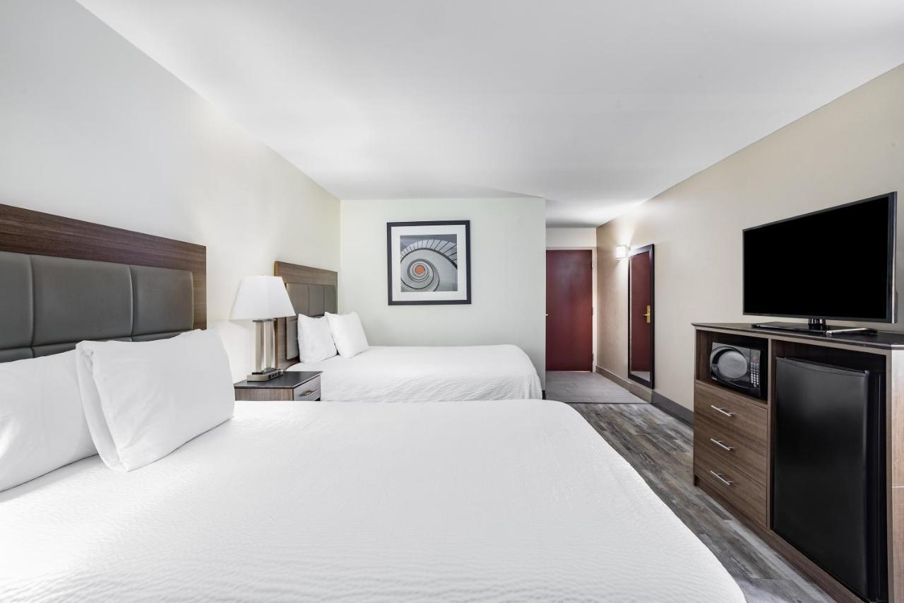 Ramada By Wyndham Hendersonville Esterno foto