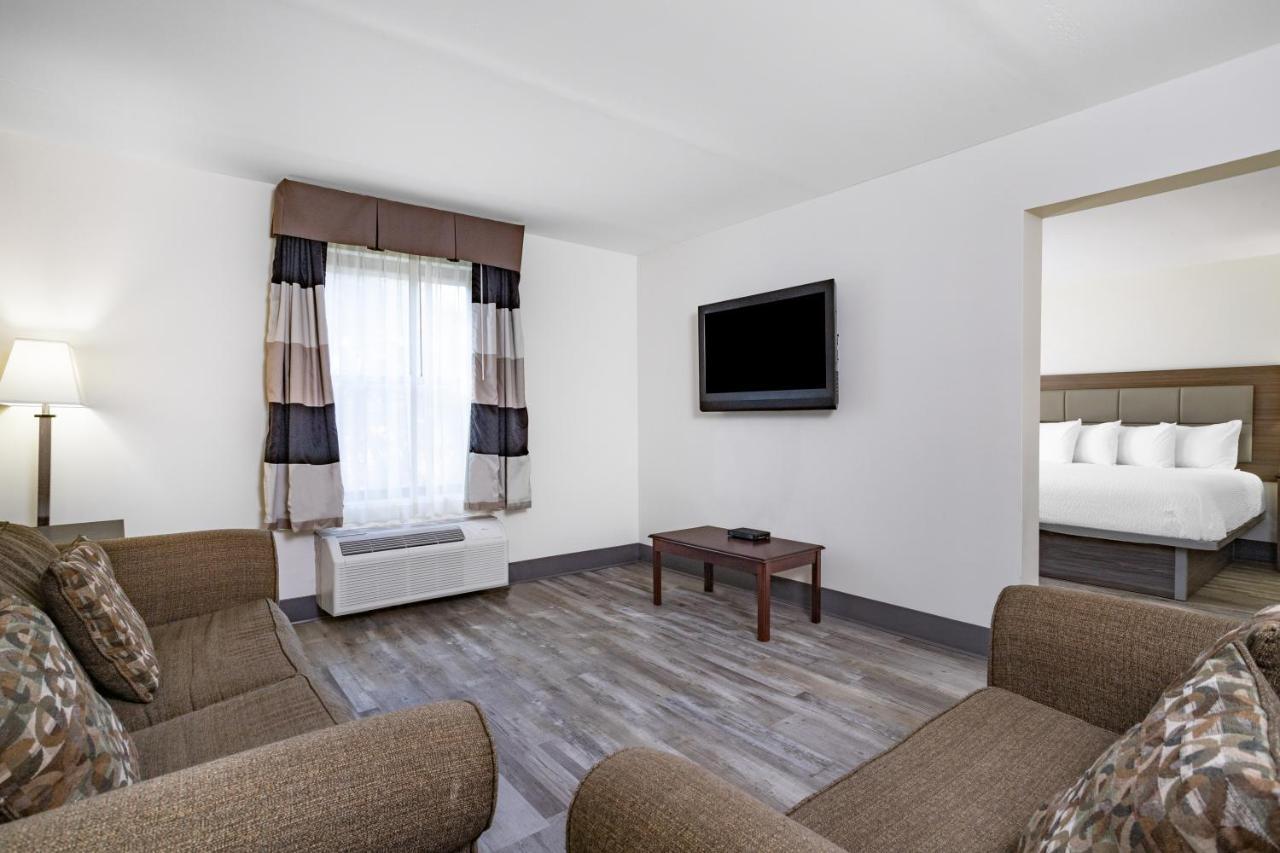 Ramada By Wyndham Hendersonville Esterno foto