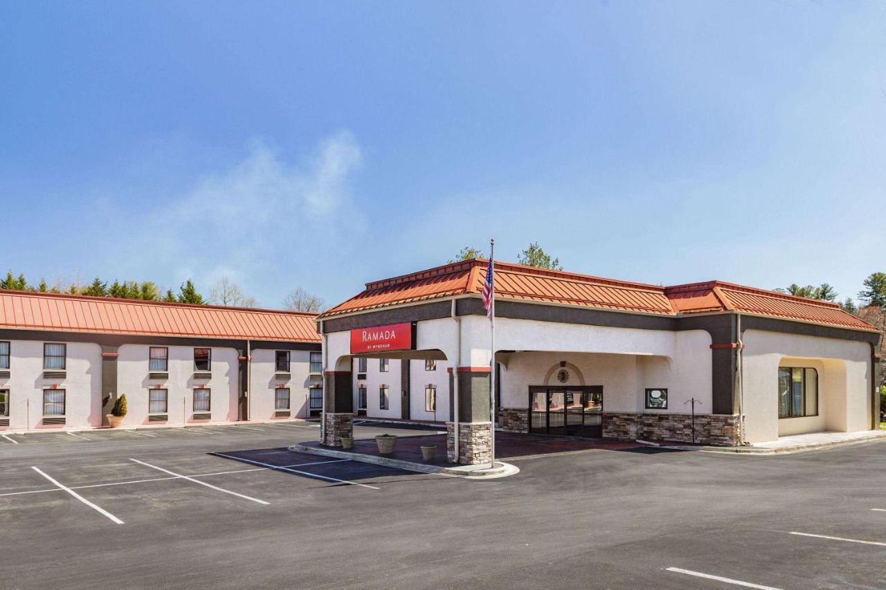 Ramada By Wyndham Hendersonville Esterno foto